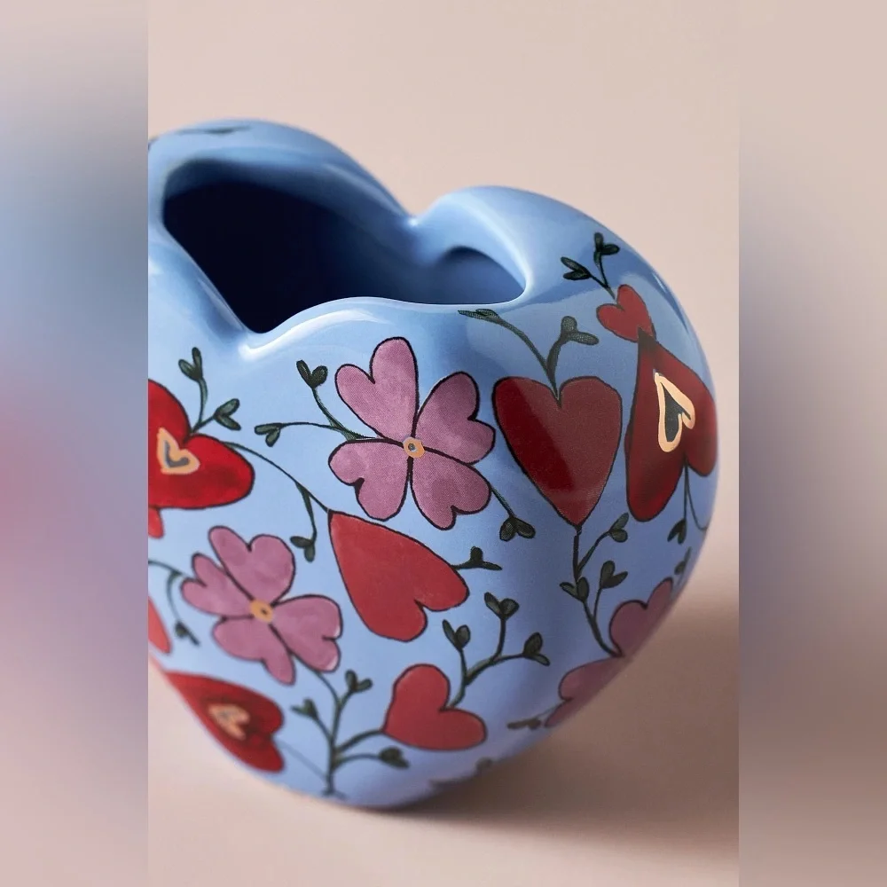Anthro THE MUD FAIRY BLOOMING HEARTS STONEWARE HEART VASE 4554G630AA LIGHT BLUE